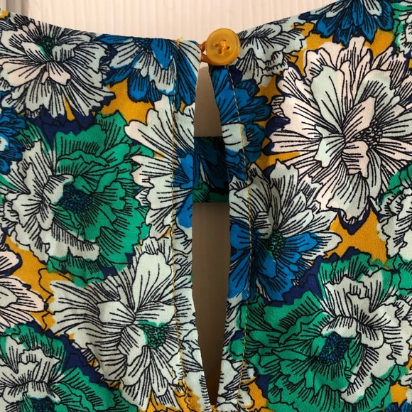 EUC Blouse by banana republic large floral gold blue white black short sleeve - Picture 10 of 11